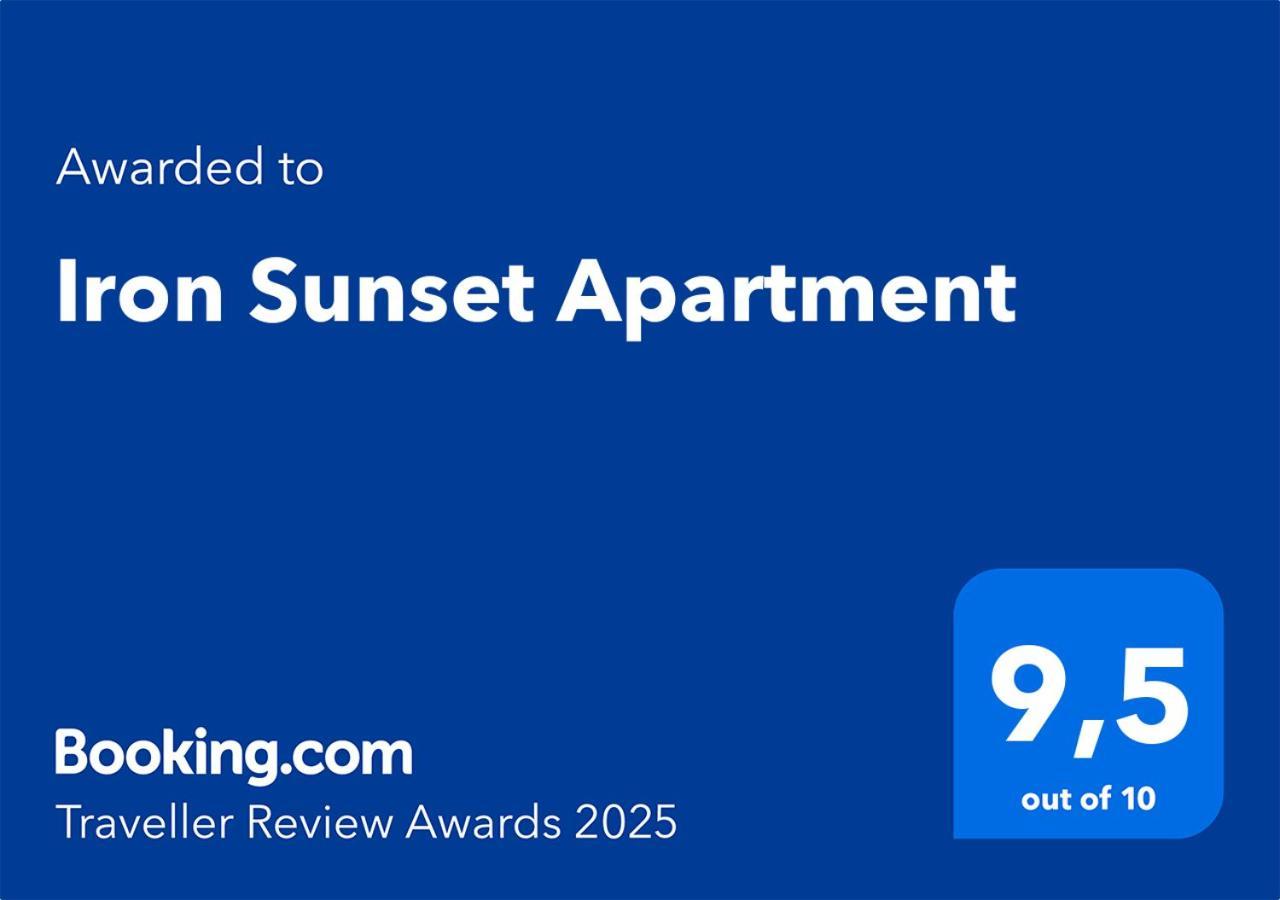 Iron Sunset Apartment Varsó Kültér fotó